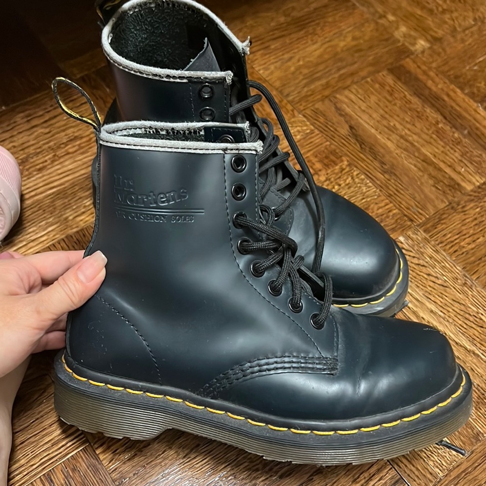 Super classy boots! Very girl need one pair